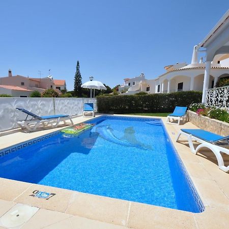 Well-Appointed Villa Is Situated In The Popular Resort Of Vilamoura Картейра Экстерьер фото