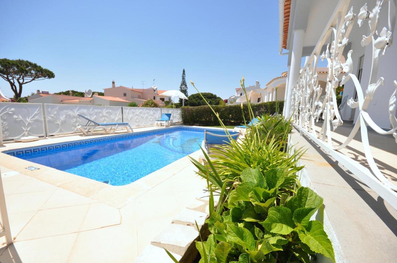 Well-Appointed Villa Is Situated In The Popular Resort Of Vilamoura Картейра Экстерьер фото