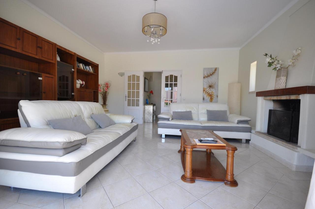 Well-Appointed Villa Is Situated In The Popular Resort Of Vilamoura Картейра Экстерьер фото