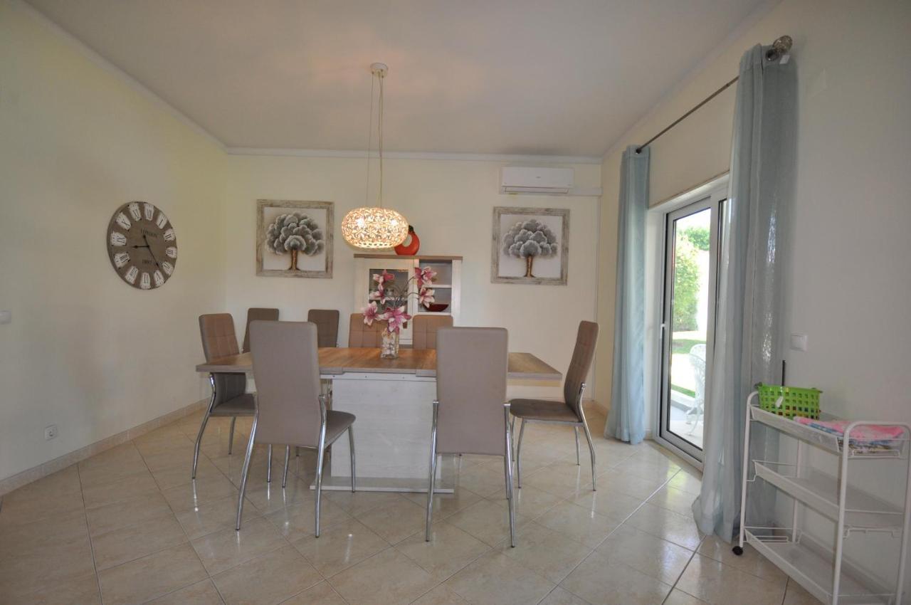 Well-Appointed Villa Is Situated In The Popular Resort Of Vilamoura Картейра Экстерьер фото