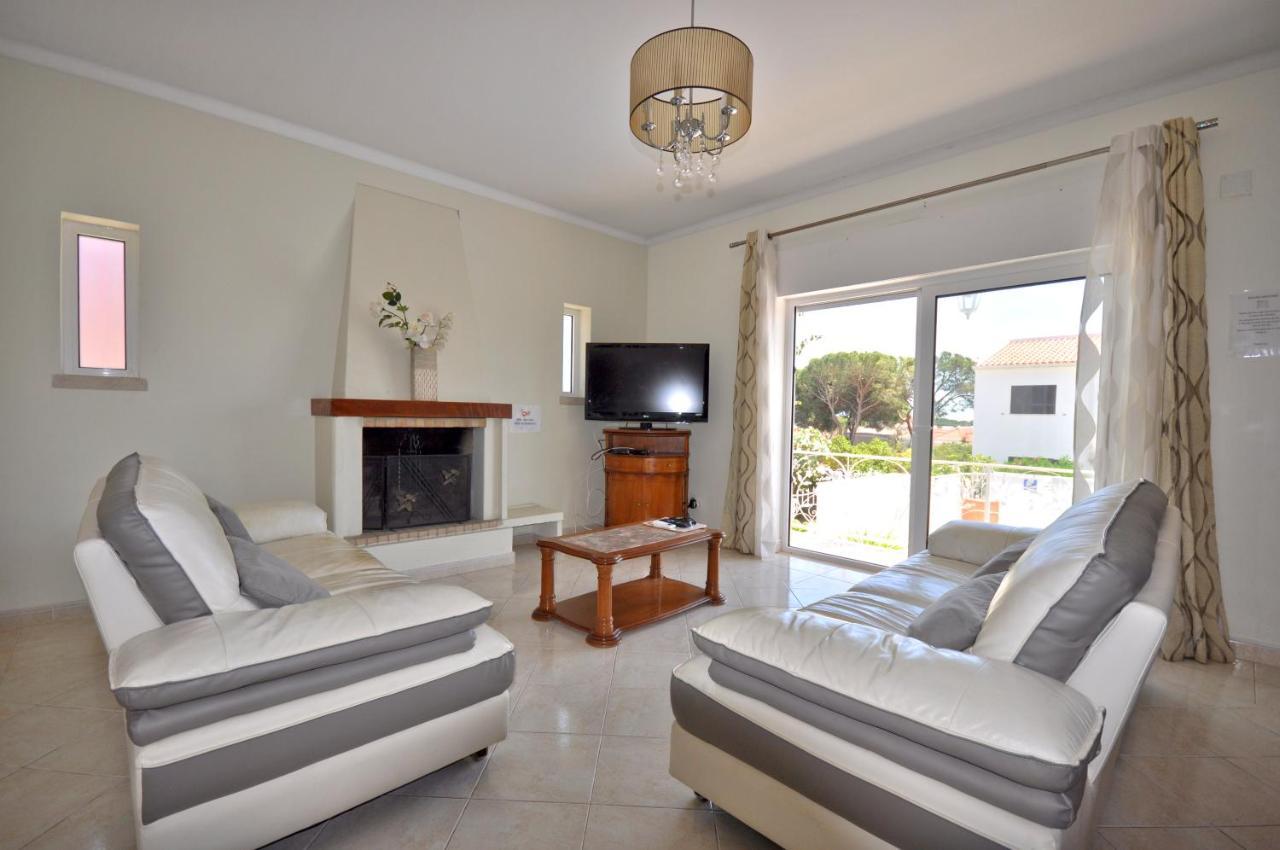 Well-Appointed Villa Is Situated In The Popular Resort Of Vilamoura Картейра Экстерьер фото